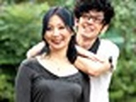 今はやりの熟女デリヘルを呼んでこっそり友達がしている所を覗いていたら、自分の母親がやっていた…　サンプル画像09